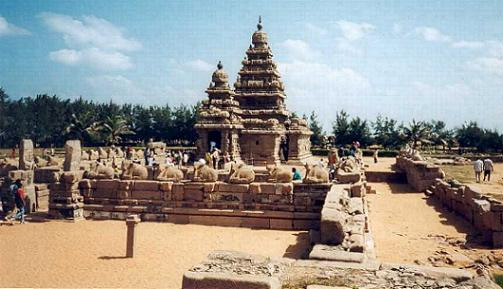 Mamallapuram: Rock art at Shore Temple